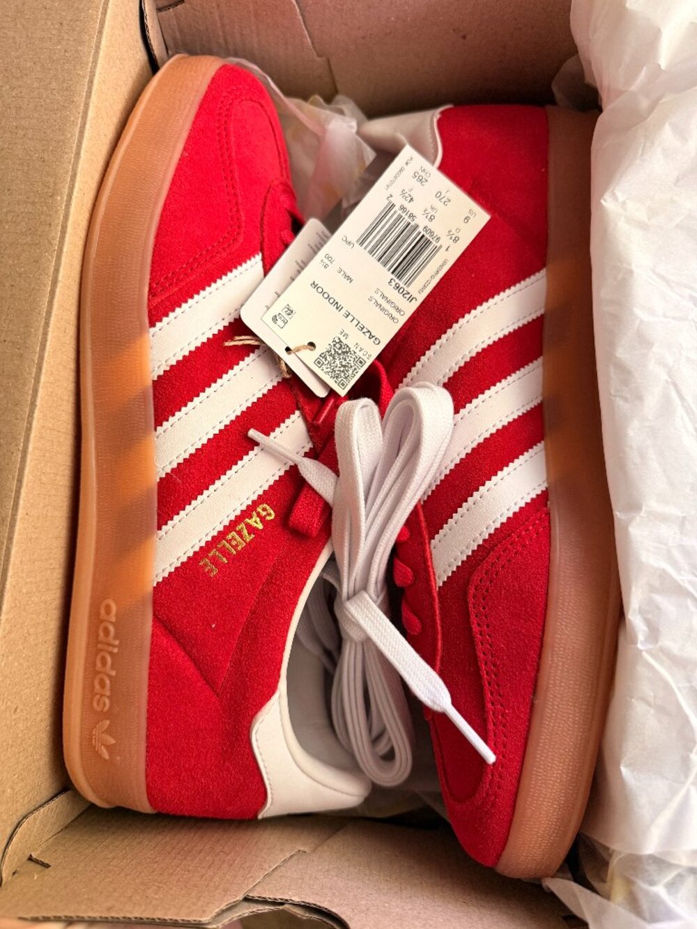 Brand New Adidas Gazelle shoes size 9 Men's Crimson Red